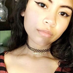 Meet your Posher, Nia